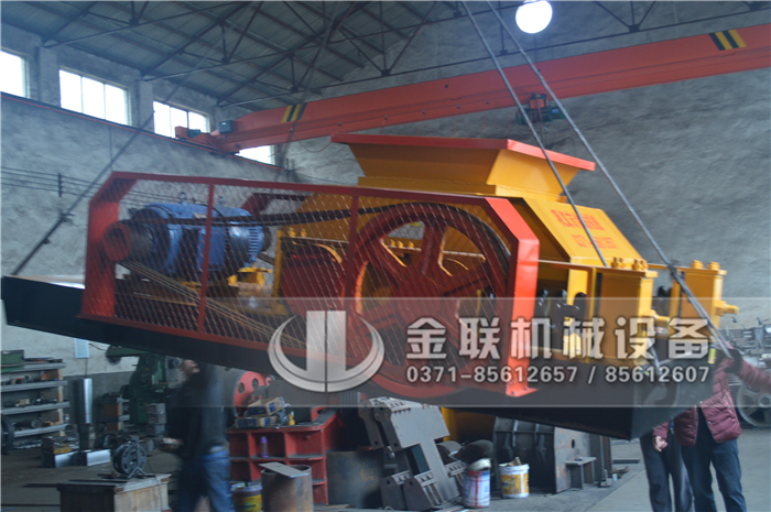 大型雙齒輥式破碎機(jī)價(jià)格是多少，生產(chǎn)能力怎么樣？