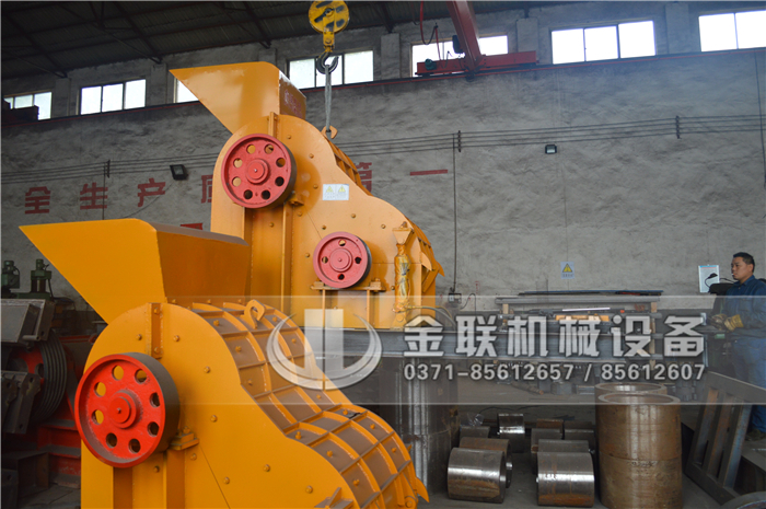 大型煤炭粉碎機(jī)的產(chǎn)量是多少，是怎么來粉碎煤炭的？