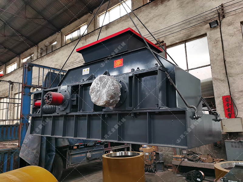 1200x800型制砂設備 大型對輥制砂機發(fā)貨圖片 1200x800型制砂設備 大型對輥制砂機發(fā)貨圖片