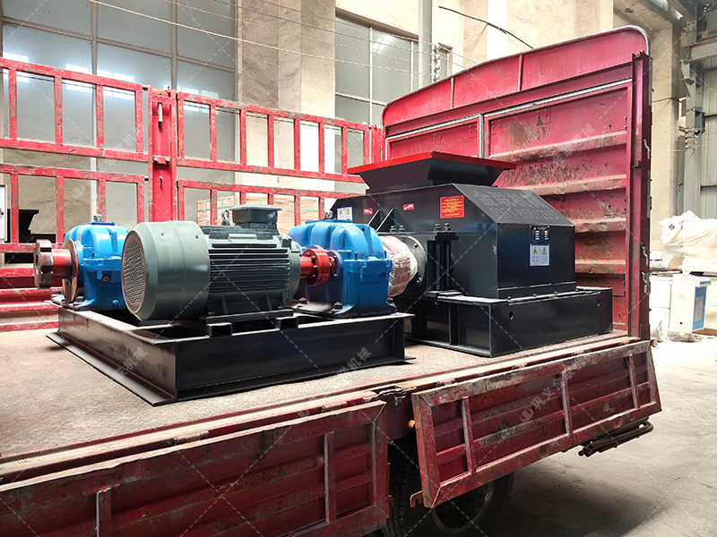 2PG800x600對輥破碎機(jī)發(fā)貨圖片_發(fā)往貴州貴陽_破碎鵝卵石