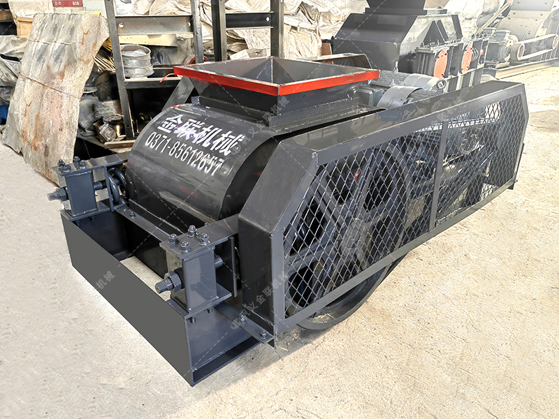 兩臺小型對輥破碎機發(fā)貨圖片_發(fā)往廣東廣西_破碎石英砂 兩臺小型對輥破碎機發(fā)貨圖片_發(fā)往廣東廣西_破碎石英砂