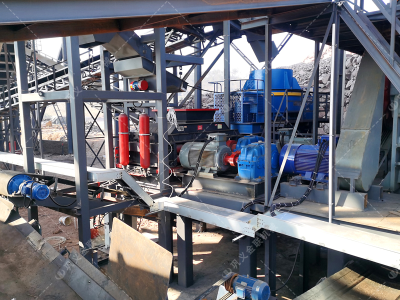 砂石業(yè)“產(chǎn)能成本雙難”？液壓對輥制砂機給出破局新解